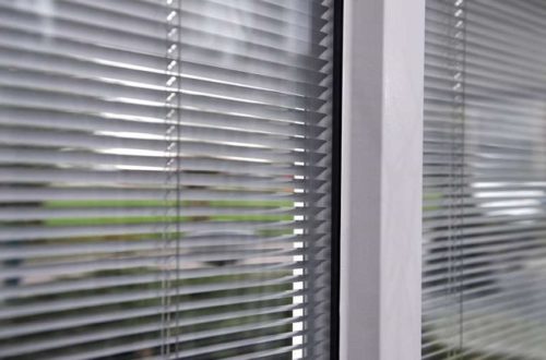 Lamellen tussne glas